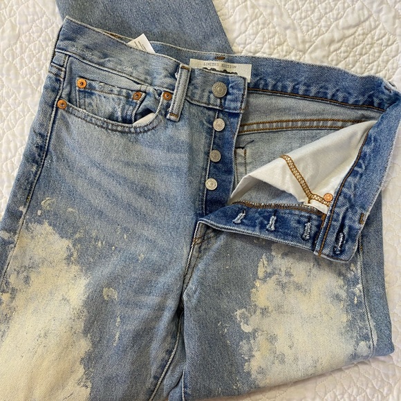 ICONIC Levi’s Jeans with Slit - Picture 7 of 9